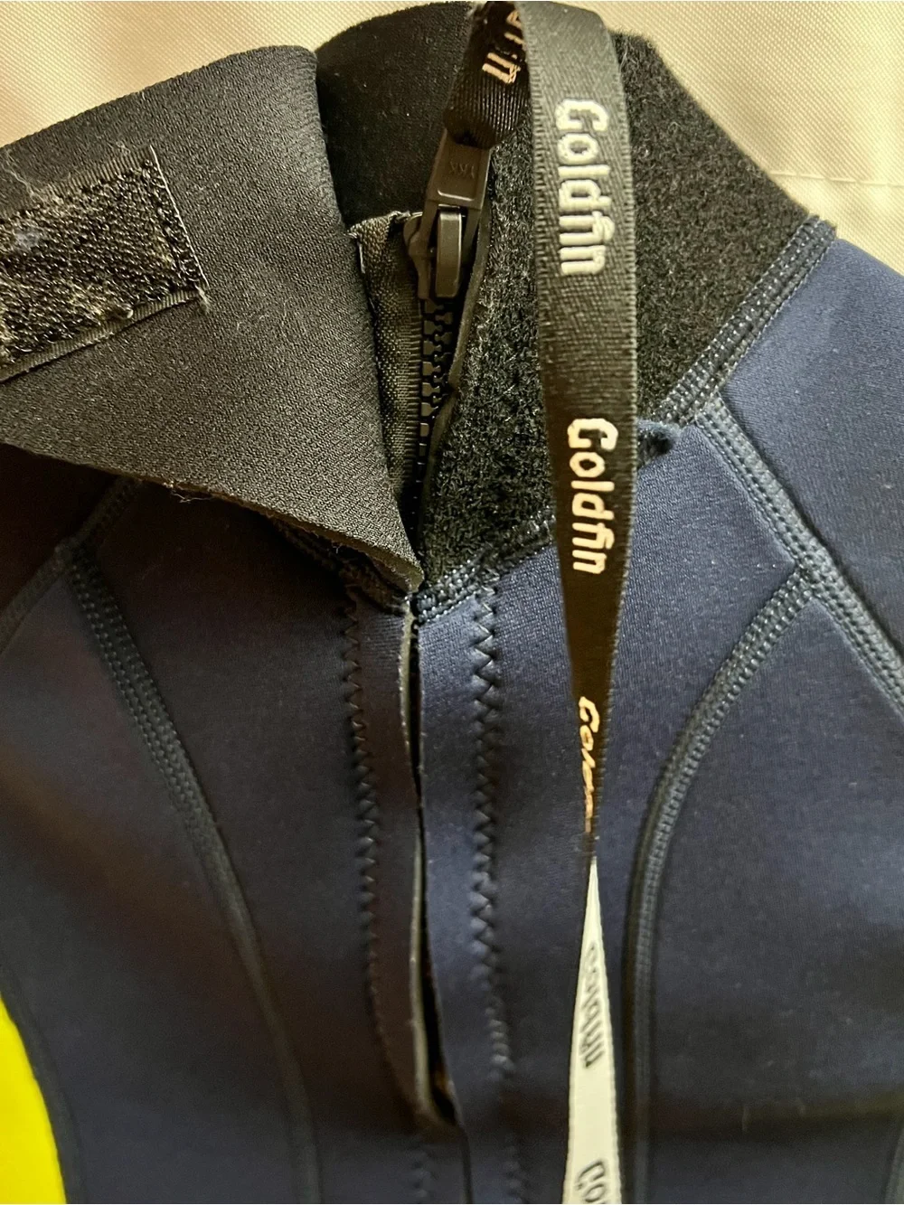 Goldfin Youth Size 10 Shorty Wetsuit 90% Neoprene Surf Swim Dive Snorkel Navy